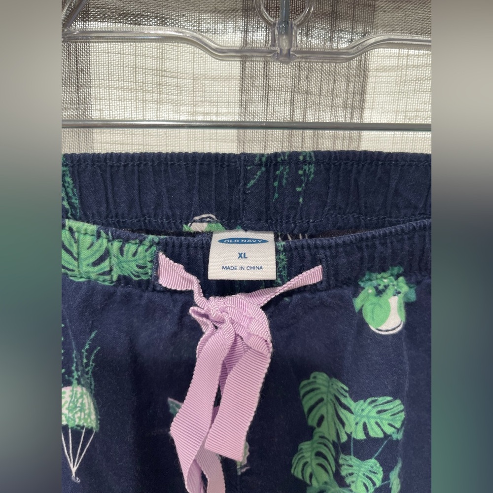 Old Navy Navy Pajama Pants with Green Leaf Design - Picture 6 of 6